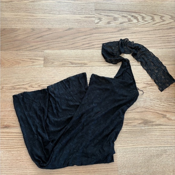 Lioness lace maxi dress - Picture 2 of 3